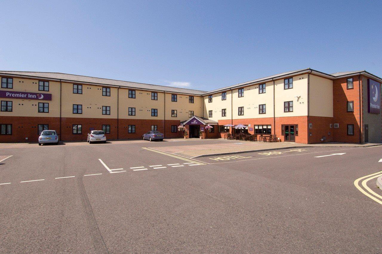 Premier Inn Chichester Exterior photo