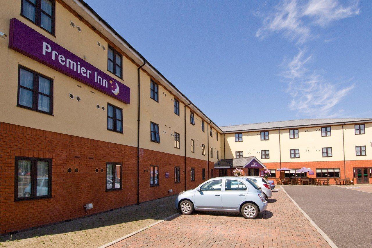 Premier Inn Chichester Exterior photo