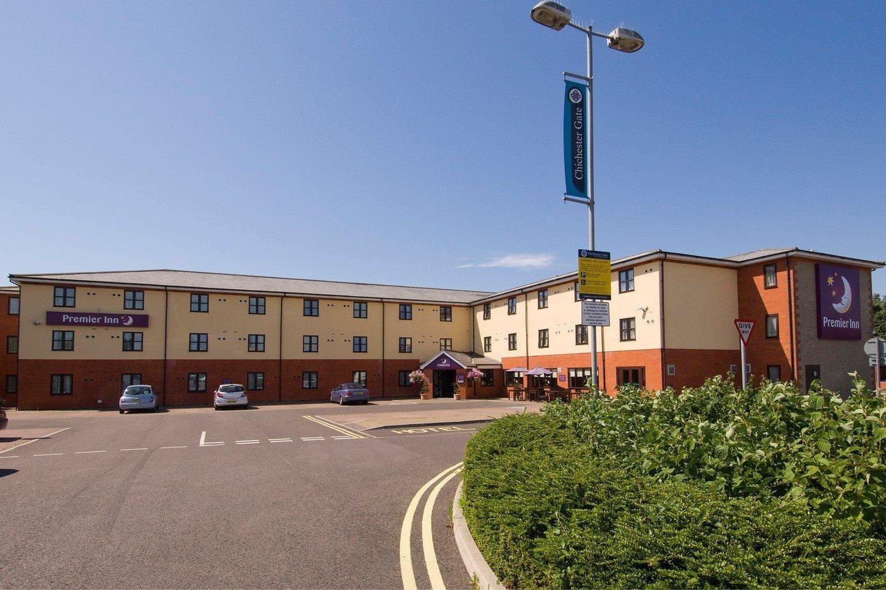 Premier Inn Chichester Exterior photo