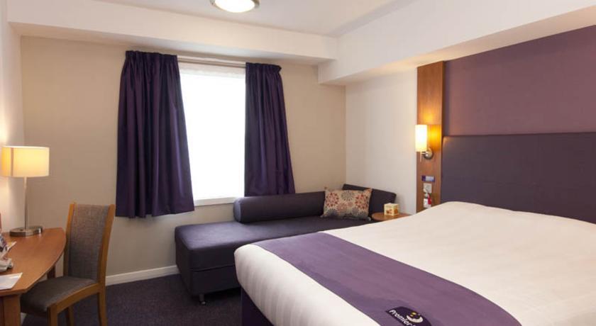 Premier Inn Chichester Exterior photo