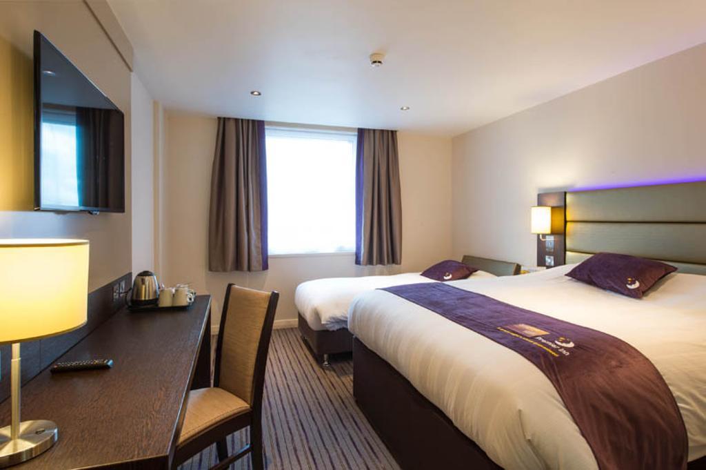 Premier Inn Chichester Exterior photo