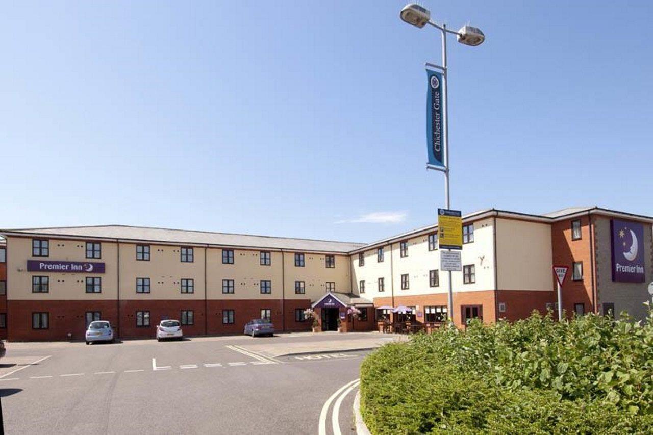 Premier Inn Chichester Exterior photo
