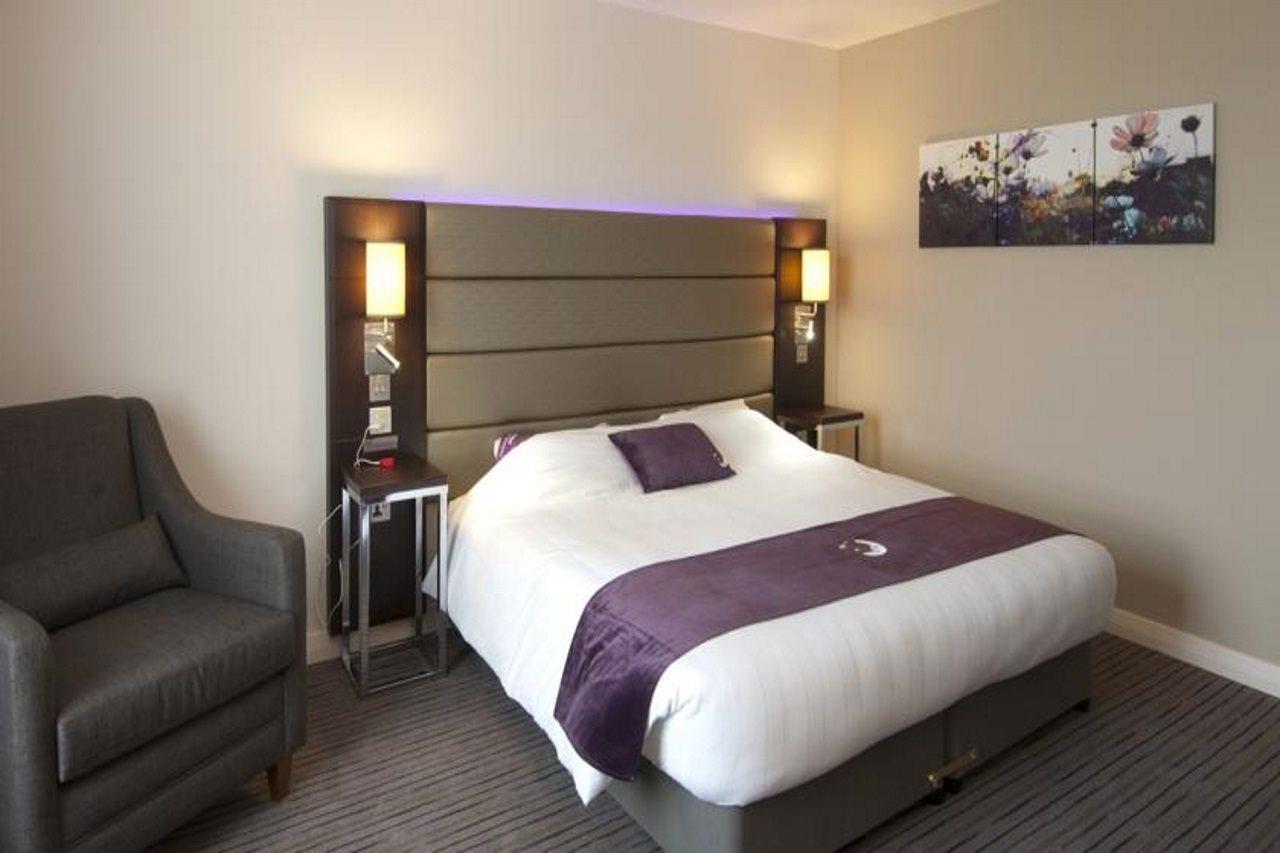 Premier Inn Chichester Exterior photo