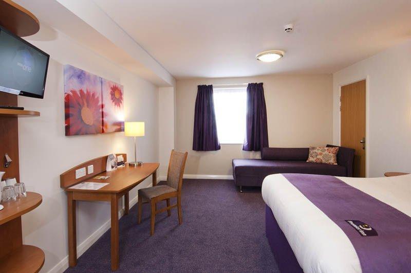 Premier Inn Chichester Exterior photo